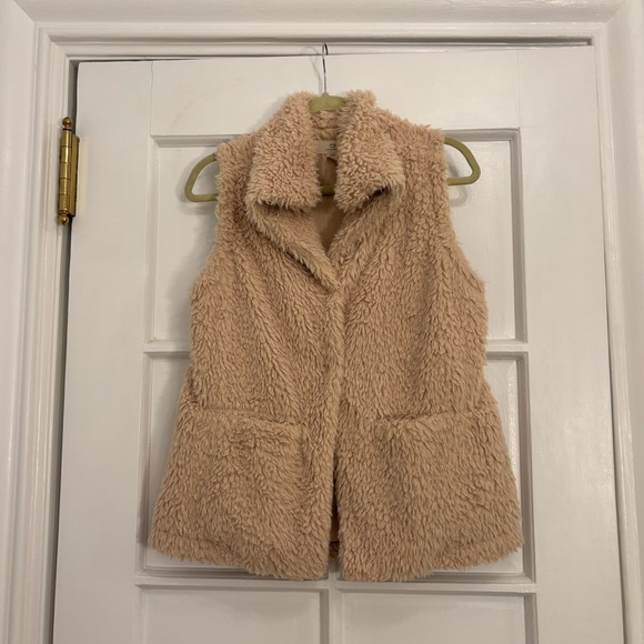 Cream Faux Fur/Shearling Vest - Picture 1 of 4